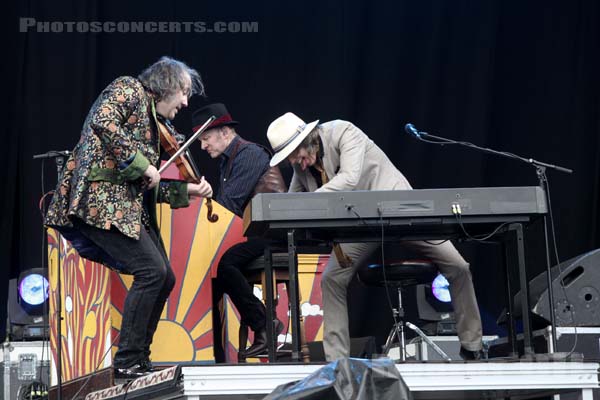 THE WATERBOYS - 2012-08-26 - SAINT CLOUD - Domaine National - Scene de la Cascade - 